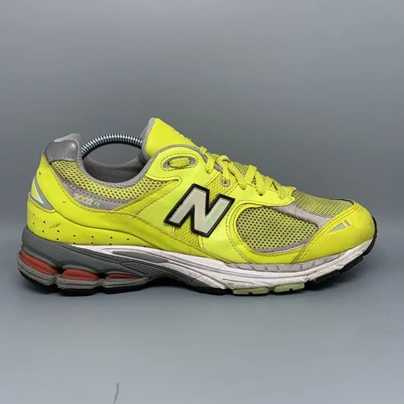 New Balance 2002R Sulpher Yellow Running Shoes M2002RLC Men’s Sz‎ 9